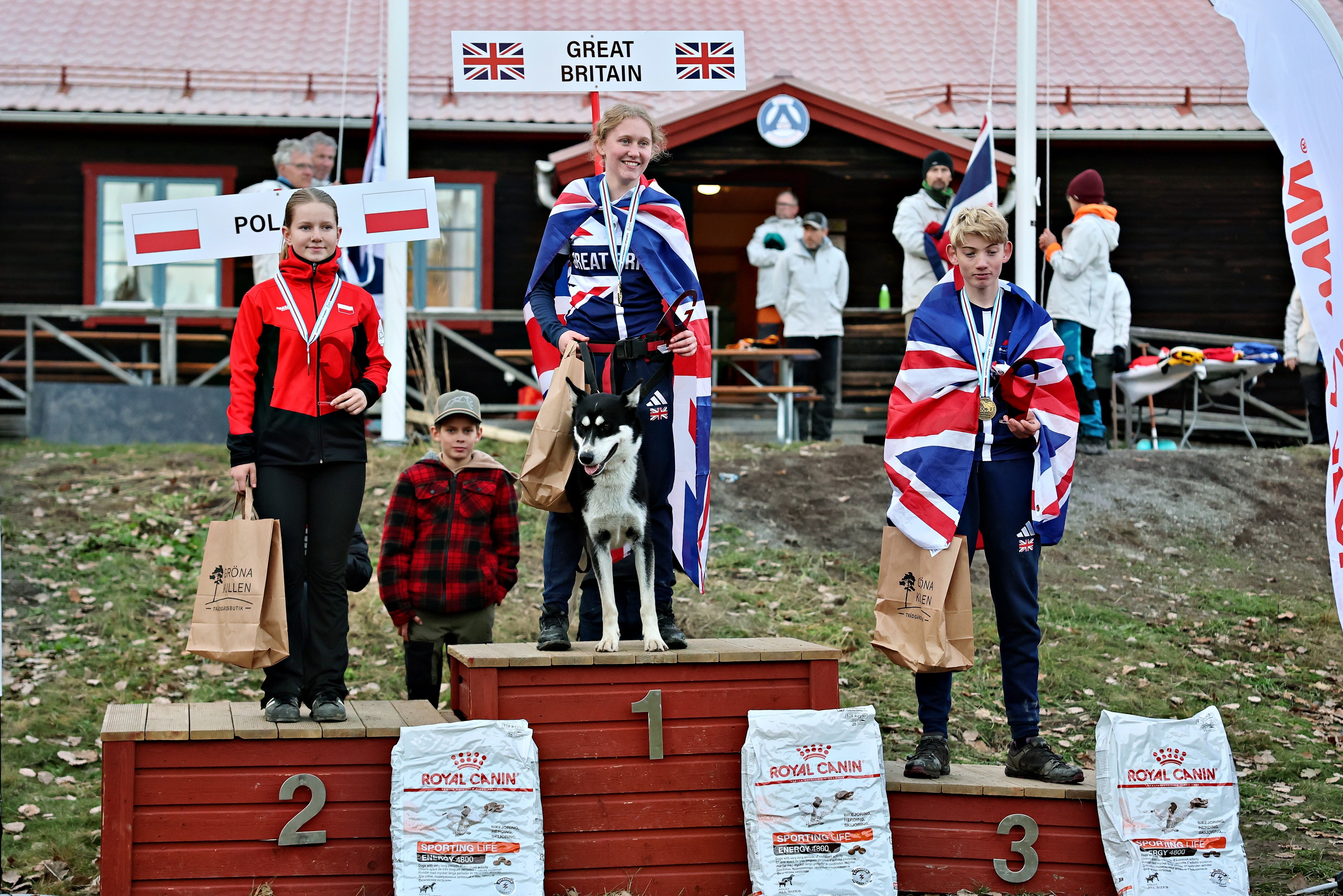 North Wales Junior Sleddog Athletes Win Gold and Bronze